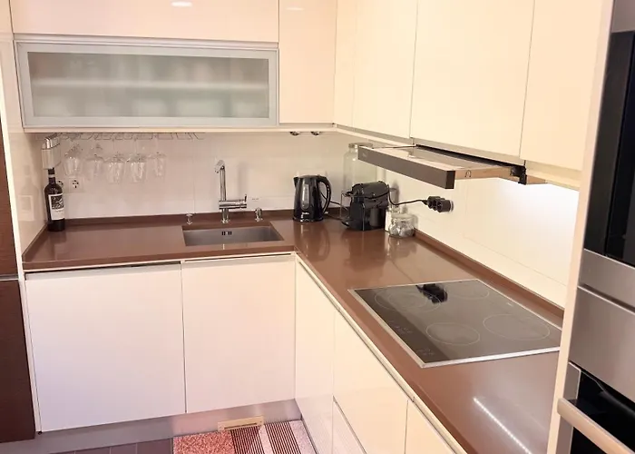 Townhouse In The Heart Of Cascais Historic Center, 5 Minutes Walk From The Beach